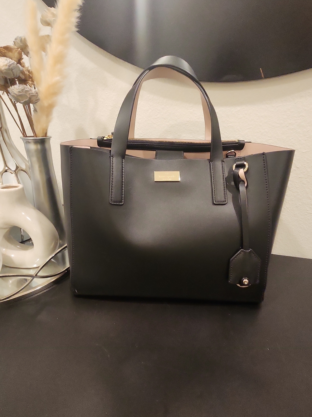 Kate Spade Black Leather Tote Handbag - Elegant Everyday Carry